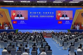 Phó Thủ tướng Chính phủ Việt Nam Lê Văn Thành phát biểu tại Lễ khai mạc hội chợ qua video trực tuyến. (Ảnh: Tiến Trung/TTXVN) 