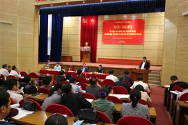 Buổi đối thoại của Thành ủy Hà Nội với đại diện người dân bãi rác Nam Sơn. (Ảnh Mạnh Khánh/TTXVN) 