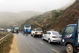 Lào Cai cấm xe tải 4 trục trở lên lưu thông hướng Lào Cai-Sa Pa vào thứ Sáu (29/4) trong khoảng từ 13h đến 21h; từ 8h đến 21h các ngày thứ Bảy, Chủ nhật và thứ Hai (từ ngày 30/4-2/5); từ 8h đến 18h ngày thứ Ba (3/5). (Nguồn: Báo Lào Cai) 