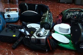 Tang vật thu giữ tại hiện trường. (Ảnh: TTXVN phát) 