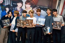Các thành viên nhóm nhạc BTS tham dự một sự kiện ở Seoul, Hàn Quốc, ngày 15/9/2020. (Nguồn: YONHAP/TTXVN) 