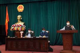 Tiến sỹ Trần Như Dương, Phó viện trưởng Viện vệ sinh dịch tễ Trung ương, phát biểu tại cuộc họp với Ban chỉ đạo phòng chống dịch COVID-19 tỉnh Hải Dương. (Ảnh: Mạnh Minh/TTXVN) 
