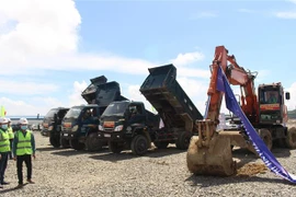 Thi công dự án trạm biến áp 500kV Vân Phong và đấu nối. (Ảnh: Phan Sáu/TTXVN) 