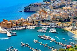 Những du khách giàu có nhất thế giới đang tìm đến Hy Lạp, Italy và những trải nghiệm du thuyền đảm bảo sự riêng tư, tách biệt. (Nguồn: Shutterstock)