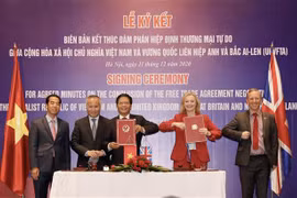 Quang cảnh Lễ ký kết Biên bản Kết thúc đàm phán Hiệp định Thương mại Tự do giữa Việt Nam với Vương quốc Liên hiệp Anh và Bắc Ireland (UKVFTA). (Ảnh: Trần Việt/TTXVN) 