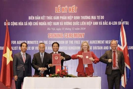 Quang cảnh Lễ ký kết Biên bản Kết thúc đàm phán Hiệp định Thương mại Tự do giữa Việt Nam với Vương quốc Liên hiệp Anh và Bắc Ireland (UKVFTA). (Ảnh: Trần Việt/TTXVN) 