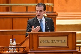 Thủ tướng Romania Ludovic Orban phát biểu tại Bucharest. (Nguồn: AFP/TTXVN) 