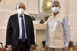 Bộ trưởng Ngoại giao Ấn Độ S. Jaishankar (phải) và người đồng cấp Pháp Jean-Yves Le Drian trong cuộc gặp tại New Delhi. (Nguồn ảnh: PTI) 