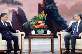Bộ trưởng Ngoại giao Trung Quốc Vương Nghị tiếp Thứ trưởng Ngoại giao Triều Tiên Pak Myong Ho. (Nguồn: Bộ Ngoại giao Trung Quốc)
