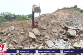 Hình ảnh trong bản tin 'Cần thi công an toàn đường ven biển ĐT 639' của VNews. (Nguồn: vnews.gov.vn) 