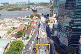 Công trường thi công dự án cầu Thủ Thiêm 2. (Nguồn: TTXVN) 