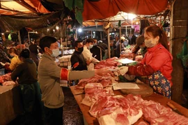 [Photo] Chợ đầu mối Nam Hà Nội chủ động phòng, chống dịch bệnh