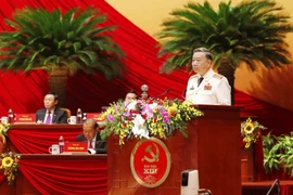 Hình ảnh các đại biểu trình bày tham luận tại Đại hội XIII