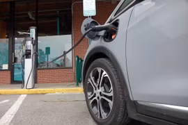 Xe điện Chevrolet Bolt của hãng General Motors. (Nguồn: Green Car Reports) 