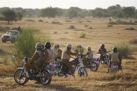 Binh sỹ Burkina Faso đi tuần tra. (Nguồn: AFP/TTXVN) 