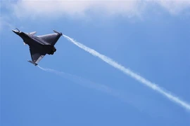 Máy bay Dassault Rafale tham gia trình diễn tại Triển lãm hàng không quốc tế Paris ở sân bay Le Bourget, gần Paris, Pháp ngày 18/6/2019. (Nguồn: THX/TTXVN) 