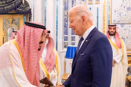 Quốc vương Saudi Arabia Salman bin Abdulaziz và Tổng thống Mỹ Joe Biden. (Nguồn: Reuters) 