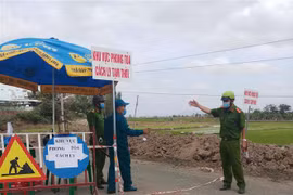 Các chốt phong tỏa trên địa bàn thị xã Ayun Pa (Gia Lai). (Nguồn: TTXVN phát) 