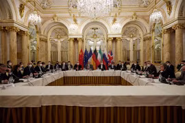 Quang cảnh vòng đàm phán nhằm khôi phục thỏa thuận hạt nhân Iran tại Vienna, Áo ngày 27/12/2021. (Ảnh: AFP/TTXVN) 