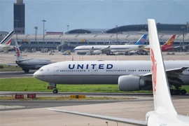 Máy bay Boeing 777 của hãng hàng không United Airlines. (Nguồn: AFP/TTXVN) 
