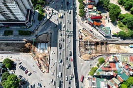 [Photo] Thông hầm chui Lê Văn Lương-Vành đai 3 vào ngày 10/10