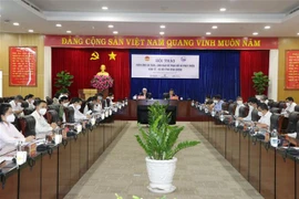Quang cảnh buổi hội thảo trực tuyến về Thích ứng an toàn, linh hoạt và phát triển kinh tế-xã hội tỉnh Bình Dương. (Ảnh: Chí Tưởng/TTXVN) 