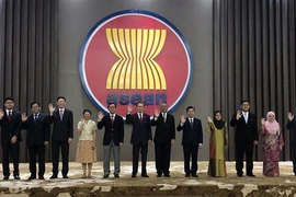 Các thành viên Ủy ban hợp tác chung ASEAN-Nga (ARJCC) và đại diện Ban thư ký ASEAN tham dự cuộc họp. (Ảnh: Nguyễn Hữu Chiến-TTXVN) 