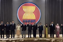 Các thành viên Ủy ban hợp tác chung ASEAN-Nga (ARJCC) và đại diện Ban thư ký ASEAN tham dự cuộc họp. (Ảnh: Nguyễn Hữu Chiến-TTXVN) 