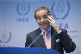 Tổng giám đốc IAEA Rafael Grossi phát biểu với báo giới tại Vienna, Áo, ngày 6/3/2023. (Ảnh: AFP/TTXVN)