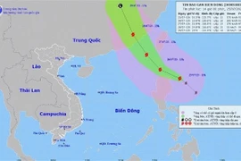 Hướng đi của bão Doksuri chiều 25/7. (Ảnh: TTXVN phát)