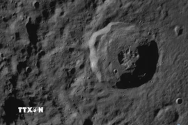 Hình ảnh bề mặt Mặt Trăng. (Nguồn: THX/TTXVN)