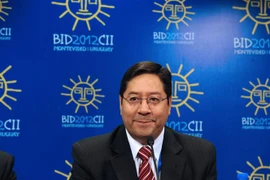 Ông Luis Arce, khi còn đảm đương chức Bộ trưởng Kinh tế Bolivia, phát biểu tại một cuộc họp báo ở Montevideo, Uruguay. (Nguồn: AFP/TTXVN) 