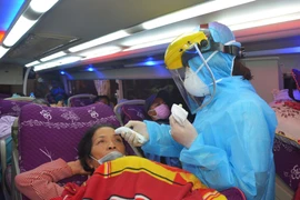 Hình ảnh Đà Nẵng xuyên đêm làm nhiệm vụ phòng chống dịch COVID-19