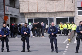 Sáng sớm 20/3, hai nghi can đã bị bắt giữ ngay sau khi lao xe vào đám đông khiến 6 người thiệt mạng và 10 người bị thương nặng. (Nguồn: lavoixdunord.fr) 