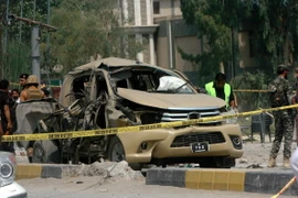 Lực lượng an ninh điều tra tại hiện trường một vụ nổ ở Peshawar, miền Tây Bắc Pakistan ngày 11/9/2023. (Ảnh: THX/TTXVN)