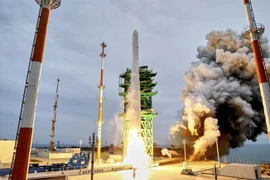 Tên lửa đẩy vũ trụ Nuri do Hàn Quốc tự chế tạo mang theo 8 vệ tinh được phóng từ Trung tâm Vũ trụ Naro tại làng Goheung, tỉnh Nam Jeolla, Hàn Quốc. (Ảnh: KARI/TTXVN phát)