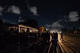 Cảnh mất điện tại La Habana, Cuba, ngày 30/9/2022. (Ảnh: AFP/TTXVN)