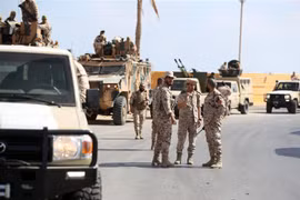 Binh sỹ được triển khai tại thủ đô Tripoli của Libya ngày 17/5/2022. (Ảnh: THX/TTXVN) 
