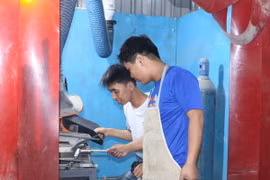 Bến Tre đã đạt được nhiều kết quả tích cực, góp phần giải quyết việc làm, tạo thu nhập và nâng cao trình độ tay nghề cho người lao động trên địa bàn. (Ảnh: Lê Thúy Hằng/TTXVN)