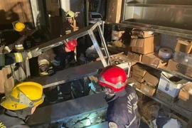 Hiện trường vụ nổ tại hộp đêm ở Baku, Azerbaijan, ngày 3/4/2022. (Ảnh: Trend/TTXVN) 