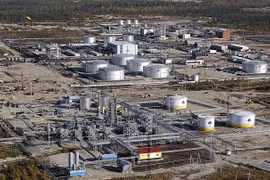 Toàn cảnh nhà máy lọc dầu của Tập đoàn Rosneft ở thị trấn Gubkinsky, phía Tây Siberia, Liên bang Nga. (Ảnh: AFP/TTXVN)