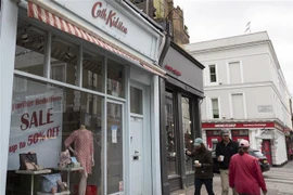 Một cửa hàng tại London, Anh, đóng cửa ngày 6/6/2020 trong bối cảnh dịch COVID-19 lan rộng. (Nguồn: THX/TTXVN) 