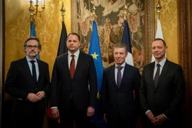 Đại diện các nhà đàm phán của nhóm bộ Tứ Normandy (gồm Đức, Pháp, Nga và Ukraine) nhóm họp tại Berlin (Đức) về giải quyết khủng hoảng ở miền Đông Ukraine. (Ảnh: Elysee/TTXVN) 