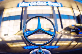 Trong quý 1/2022, doanh số bán hàng của Mercedes-Benz đã giảm khoảng 10% so với cùng kỳ năm ngoái. (Nguồn: AFP) 
