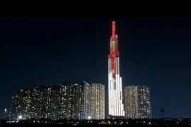 Các tòa nhà ở TP Hồ Chí Minh chia sẻ thông điệp vượt qua dịch COVID-19