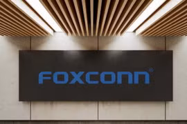 Foxconn, còn được gọi bằng tên chính thức là Hon Hai Precision Industry, là nhà sản xuất thiết bị điện tử theo hợp đồng lớn nhất thế giới và lắp ráp thiết bị cho các công ty công nghệ lớn, trong đó có Apple. (Nguồn: Techinasia)