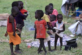 Trẻ em tại một trại tị nạn ở al-Qanaa, Nam Sudan. (Ảnh: AFP/TTXVN)