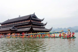 Lễ hội múa lân sư rồng tại Khu du lịch Tam Chúc (huyện Kim Bảng, tỉnh Hà Nam. (Ảnh: Đại Nghĩa/TTXVN) 