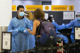 Một điểm xét nghiệm COVID-19 tại sân bay quốc tế ở Ontario, Canada, ngày 8/4/2022. (Ảnh: THX/TTXVN) 