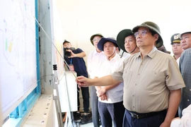 Hình ảnh Thủ tướng kiểm tra tình hình khô hạn tại Ninh Thuận